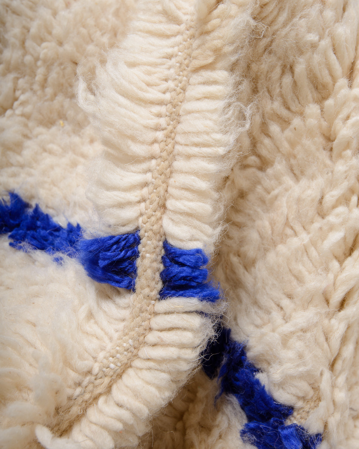 Modern designer handcrafted Berber rug from Morocco. Azilal rug with beautiful colours and patterns. Made of sheep’s wool and colourful cotton.
